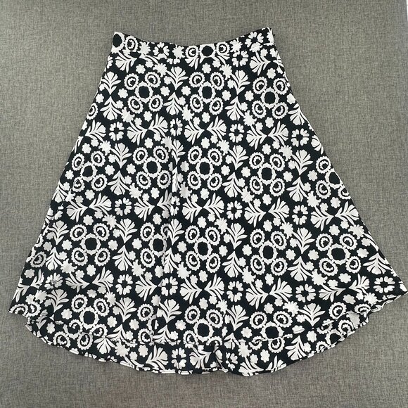ANN TAYLOR Floral Skirt Flowy Knee Length Classy Black White 2 Lined Polyester - Picture 2 of 12